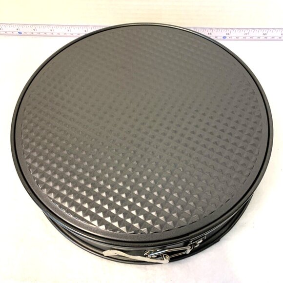 Non-Stick Carbon Steel Springform Pan, 10-Inch - Picture 4 of 5